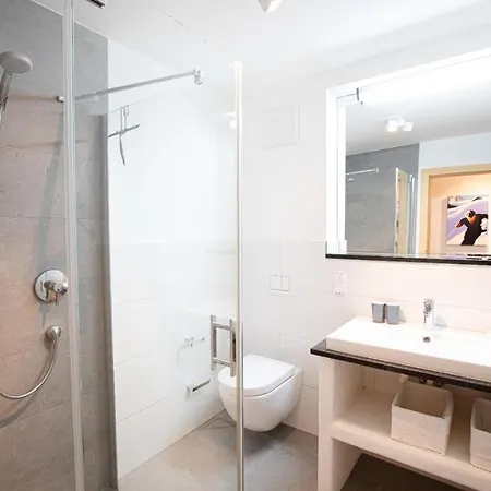 Apartman 111 *